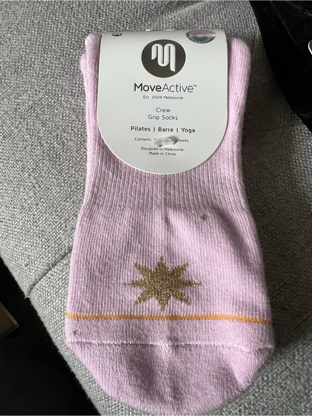Move Acvite Crew Grip Socks in Light Pink with Gold Star